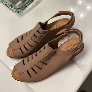 Comfortiva grey nubuck heels